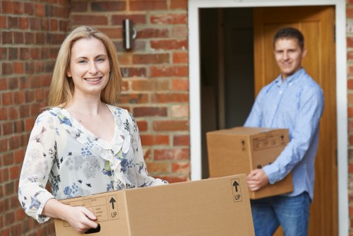 Fast local moving service for homes and apartments in Strand