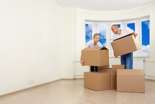 Packing and labeling boxes for flat removals in Strand